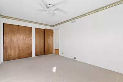9222 Merrill Avenue, Morton Grove, IL 60053 - Photo 15