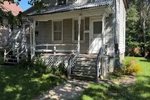 220 1st St, Woodstock, IL 60098 - Photo 1