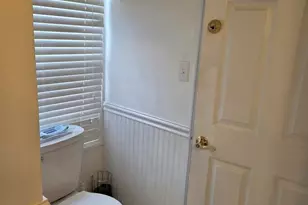 1866 Wellington Pl, Hoffman Estates, IL 60169 - Photo 9