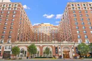 3170 N Sheridan Rd, Chicago, IL 60657 - Photo 1