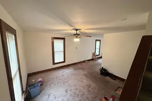 810 E 4th St, Sterling, IL 61081 - Photo 5