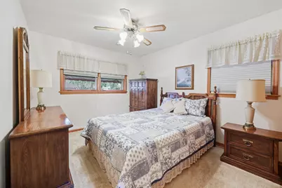 422 W Larkdale Lane W, Mount Prospect, IL 60056 - Photo 11