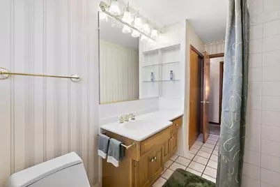 422 W Larkdale Lane W, Mount Prospect, IL 60056 - Photo 13
