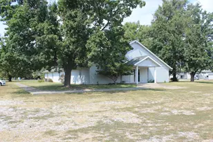 321 Country Club Ln, Centralia, IL 62801 - Photo 5