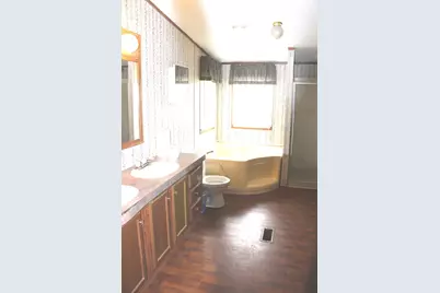 321 Country Club Lane, Centralia, IL 62801 - Photo 41