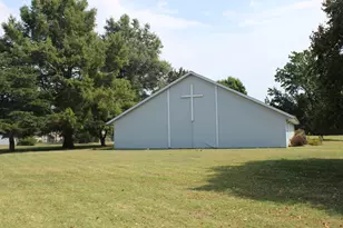321 Country Club Ln, Centralia, IL 62801 - Photo 11