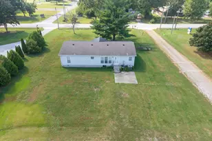 321 Country Club Ln, Centralia, IL 62801 - Photo 47