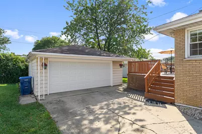 5705 W Maple Avenue, Berkeley, IL 60163 - Photo 23