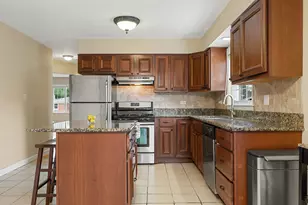 5705 W Maple Ave, Berkeley, IL 60163 - Photo 7