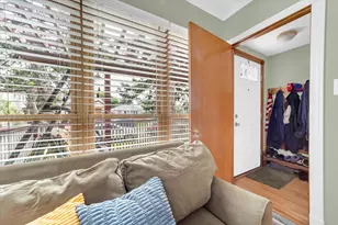 5134 W Ainslie St, Chicago, IL 60630 - Photo 3