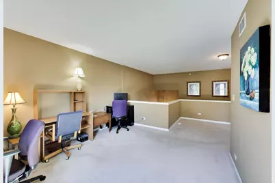 923 Kings Canyon Drive, Streamwood, IL 60107 - Photo 9