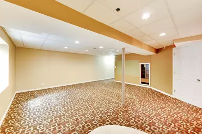 923 Kings Canyon Drive, Streamwood, IL 60107 - Photo 15