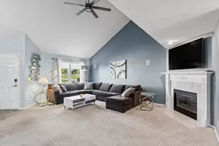 595 Beechwood Ct, Normal, IL 61761 - Photo 5