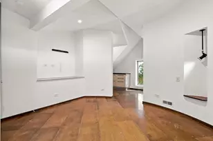 2334 W Medill Ave, Chicago, IL 60647 - Photo 13