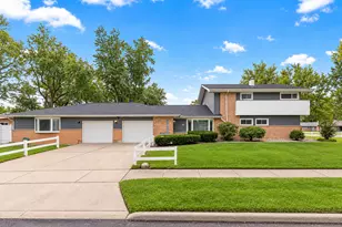 369 Waverly St, Park Forest, IL 60466 - Photo 1