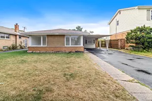 7915 Massasoit Ave, Burbank, IL 60459 - Photo 1