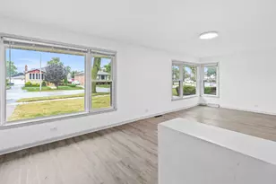 7915 Massasoit Ave, Burbank, IL 60459 - Photo 3