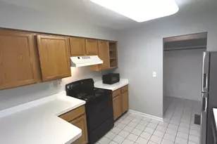476 Raintree Ct, Glen Ellyn, IL 60137 - Photo 7