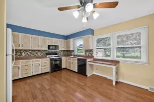 311 George St, Sycamore, IL 60178 - Photo 9