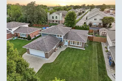 10548 S Tod Drive, Palos Hills, IL 60465 - Photo 1