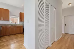 6015 N Mozart St, Chicago, IL 60659 - Photo 9