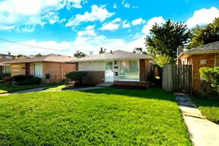 9426 S Peoria St, Chicago, IL 60620 - Photo 3