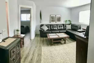 180 Lucerne Ct, Wheeling, IL 60090 - Photo 3