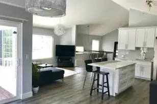 180 Lucerne Ct, Wheeling, IL 60090 - Photo 5