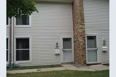 1980 Huntington Boulevard, Hoffman Estates, IL 60169 - Photo 3