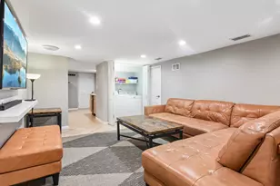 5705 W Newport Ave, Chicago, IL 60634 - Photo 29