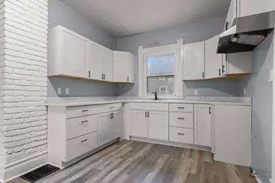 304 W Jackson Street, Belvidere, IL 61008 - Photo 5