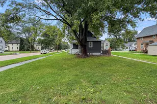 304 W Jackson St, Belvidere, IL 61008 - Photo 13