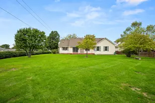 1338 Foxbend Dr, Sycamore, IL 60178 - Photo 31