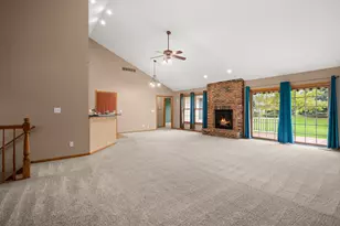 1338 Foxbend Dr, Sycamore, IL 60178 - Photo 7