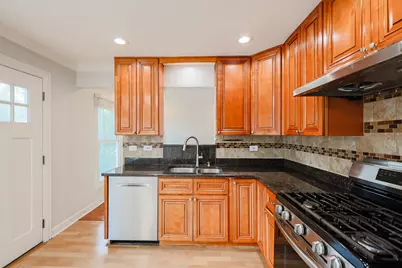 2703 N Brighton Place, Arlington Heights, IL 60004 - Photo 9