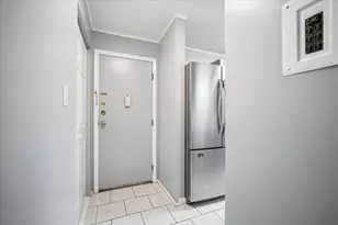 681 Elmhurst Rd, Des Plaines, IL 60016 - Photo 9