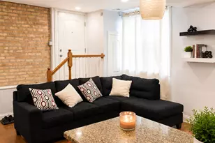 3206 W Berwyn Ave, Chicago, IL 60625 - Photo 3