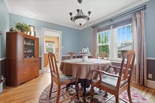 2014 E Jackson St, Bloomington, IL 61701 - Photo 3