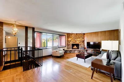 704 W Lonnquist Boulevard, Mount Prospect, IL 60056 - Photo 5
