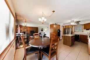 704 W Lonnquist Blvd, Mount Prospect, IL 60056 - Photo 9