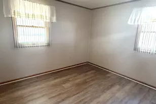 2007 Schuyler Dr, Peru, IL 61354 - Photo 5