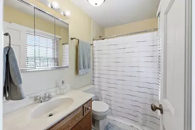 1222 Biscayne Drive, Elk Grove Village, IL 60007 - Photo 25