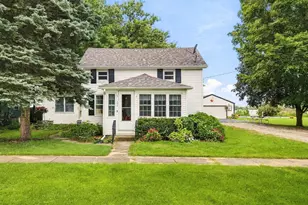306 N Canal St, Newark, IL 60541 - Photo 1