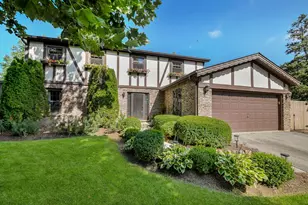 229 N Whispering Hills Dr, Naperville, IL 60540 - Photo 1