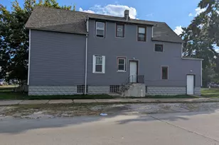 10700 S Ave M, Chicago, IL 60617 - Photo 3