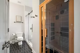 2550 W Logan Blvd, Chicago, IL 60647 - Photo 11
