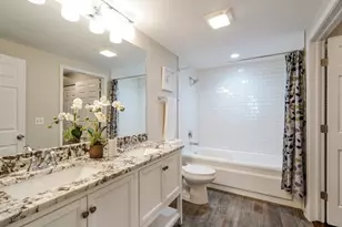 343 W Old Town Ct, Chicago, IL 60610 - Photo 9