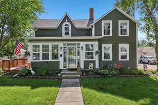 322 W High St, Sycamore, IL 60178 - Photo 1