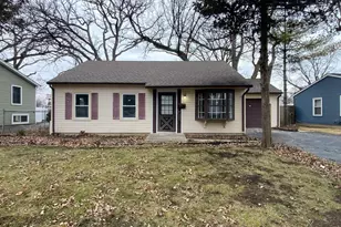 4 E Pine St, Streamwood, IL 60107 - Photo 1