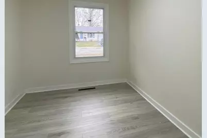 4 E Pine Street, Streamwood, IL 60107 - Photo 11